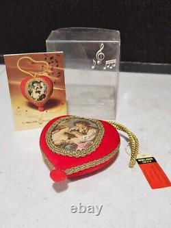 1977 REUGE Musical Music Box Le Coeur D'amour with Original Box 1st Issue