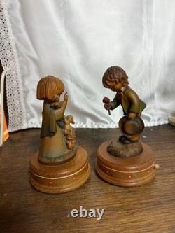 ANRI Wooden Carving Pair Music Box with Reuge Movement Made in Italy