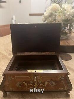 A large Kings Box 3.72 Musical Movement Absolutely Gorgeous