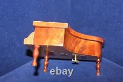 Beautiful Reuge Marquetry Inlaid Wood Italian Sorrento Piano Music Jewelry Box