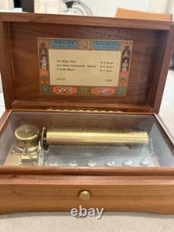 Beautiful Vintage Reuge Sainte-Croix Switzerland Music Box 3/72 MCM