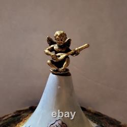 Capidimonte Reuge Lipstick Carousel Plays Raindrops Keep Falling on My Head