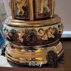 Capidimonte Reuge Lipstick Carousel Plays Raindrops Keep Falling on My Head