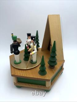Erzgebirge Wood Music Box Soldiers Large Reuge Pobershau Germany Vintage Read