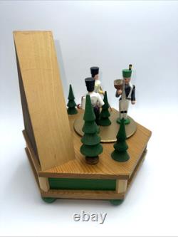 Erzgebirge Wood Music Box Soldiers Large Reuge Pobershau Germany Vintage Read
