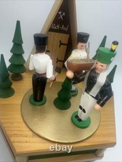 Erzgebirge Wood Music Box Soldiers Large Reuge Pobershau Germany Vintage Read