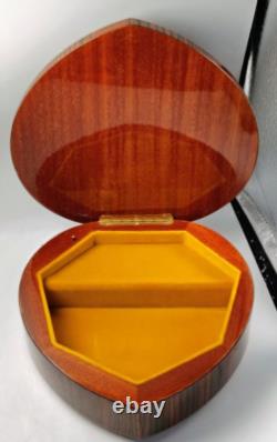 Large 8x8 Capra Italy Reuge HEART SHAPE Inlay Floral Music Box Anniversary Waltz
