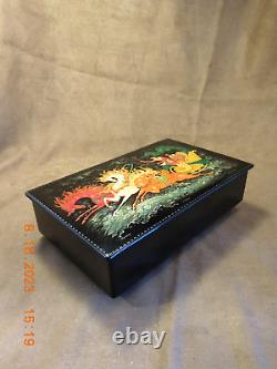 PALEKH HAND PAINTED RUSSIAN LACQUER MUSIC BOX WithREUGE 2/28 MVT (SEE VIDEO)