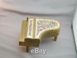 RARE Vint Reuge Large Needlepoint Top Figural Piano Music Box 2 Songs