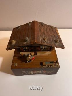RARE! Vintage Reuge Swiss Chalet Music Box Dancing Couple Perfect Condition