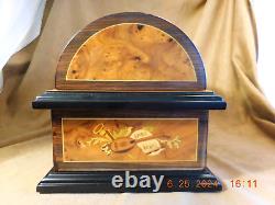 REUGE INLAID TREASURE CHEST With BRASS PLATED AD-30 4-1/2 DISC PLAYER & 10 DISCS