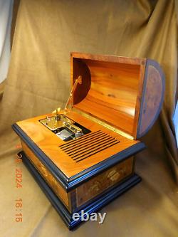 REUGE INLAID TREASURE CHEST With BRASS PLATED AD-30 4-1/2 DISC PLAYER & 10 DISCS