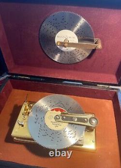 Reuge AD30 Gold Disc Music Box Player in a Gorgeous Case. 3 Discs Included