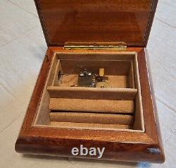 Reuge Anniversary/Birthday Music Box playing-That's what friends are for