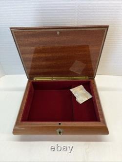 Reuge Italy Music Jewelry Box & Key 1994 Alan Maley / plays till the end Time