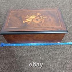 Reuge Music Box 36 Valve With Accessory Holder