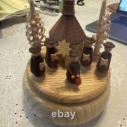 Reuge Music Box Carol Church Scene Silent Night Erzgebirge Style