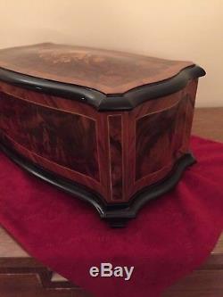 Reuge Music Box Dolce Vita 5 Interchangeable Cylinders 72 Note Burl Walnut Inlay