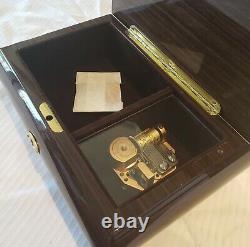 Reuge Music Box playing 18 note- Memory, Cats