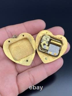 Reuge STE-CROIX-SWISS Yellow Gold Tone Heart Shape Vintage Musical Pendant