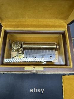Reuge Sainte Croix CH 4/50 Tapestry Music Box 4 Songs Edelweiss WithKey 45072