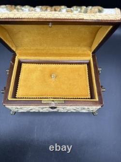 Reuge Sainte Croix CH 4/50 Tapestry Music Box 4 Songs Edelweiss WithKey 45072