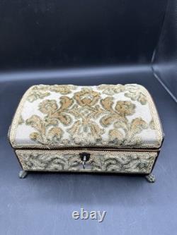 Reuge Sainte Croix CH 4/50 Tapestry Music Box 4 Songs Edelweiss WithKey 45072