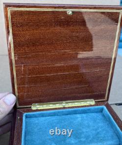 Reuge Tomorrow Wood Music Musical Jewelry Trinket Box Flower Inlay with Key