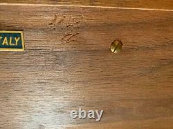 Reuge music box 3/72 solid wood swiss made in great condition
