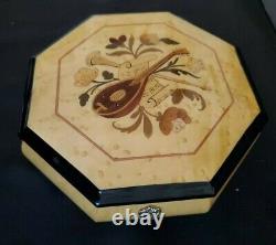SIGNED Reuge Swiss Sorrento Music Box Marquetry Italy Inlay Lock & Key