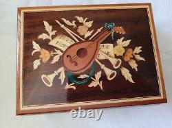 SORRENTO Wind up Wooden Box WithKey Inlay Jewelry Plays Melody Music Italy