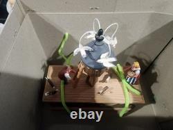 Vintage Erzgebirge Germany Reuge Wood Hand Crank Music Box Feeding Doves