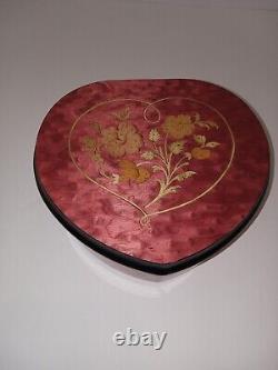 Vintage Italian wooden Music box Hand made Sorentto Reuge Pink Heart shaped box