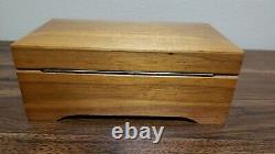 Vintage (Pre Reuge) Thorens 4/50 (52) Music Box, Great Condition! (see video)