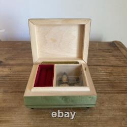 Vintage Reuge Sorentto Italian Floral Inlaid Jewelry Music Box Serenade Schubert