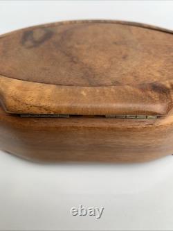 Vintage Romance Regue Music Box 2 Hawaii Melodies, Great Condition