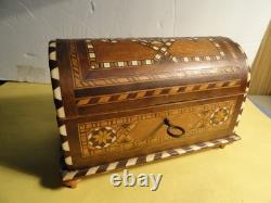Vintage Trunk Style Music Box With Reuge Works In It Plays Great / Original Key