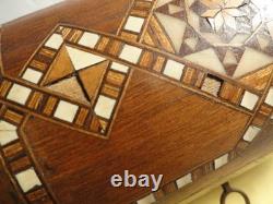 Vintage Trunk Style Music Box With Reuge Works In It Plays Great / Original Key