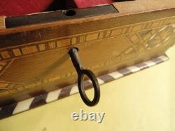 Vintage Trunk Style Music Box With Reuge Works In It Plays Great / Original Key