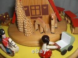 Vntg Erzgebirge Wood Hand Made Moving Christmas Music Box O Tannenbaum Germany