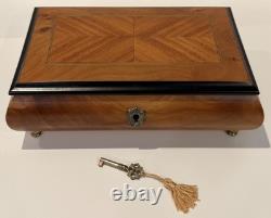 Vtg REUGE Chevron Wood Inlay Swiss Music Jewelry Box/Key ARRIVEDERCI ROMA Italy